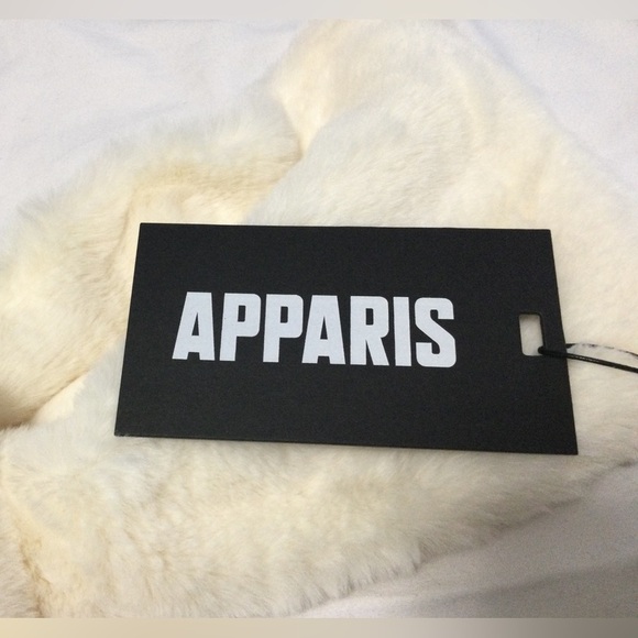 Apparis Bambi Pull Through Faux Fur Scarf - Picture 5 of 16